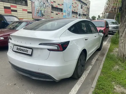 Tesla Model 3 2024 года за 17 700 000 тг. в Алматы – фото 5