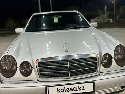 Mercedes-Benz E 230 1996 года за 3 200 000 тг. в Туркестан – фото 4