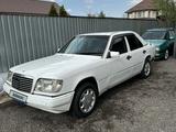 Mercedes-Benz E 280 1993 года за 1 350 000 тг. в Алматы – фото 3