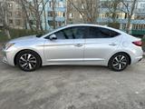 Hyundai Elantra 2019 года за 8 300 000 тг. в Уральск – фото 2