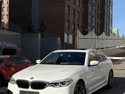 BMW 530 2018 года за 15 900 000 тг. в Астана – фото 2