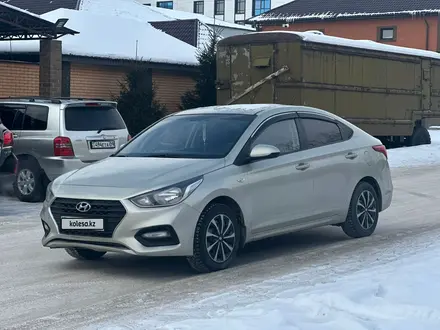 Hyundai Solaris 2018 года за 4 750 000 тг. в Караганда