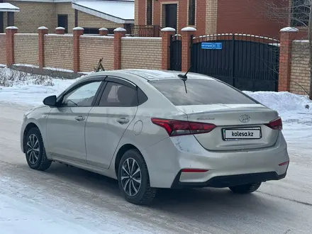 Hyundai Solaris 2018 года за 4 750 000 тг. в Караганда – фото 4