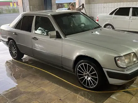 Mercedes-Benz E 280 1994 года за 1 550 000 тг. в Алматы