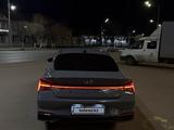 Hyundai Elantra 2023 года за 10 600 000 тг. в Петропавловск – фото 2