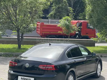 Volkswagen Passat 2015 года за 8 765 432 тг. в Алматы – фото 9