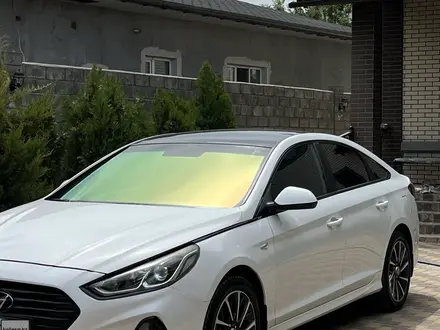 Hyundai Sonata 2020 года за 6 500 000 тг. в Алматы – фото 2