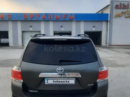 Toyota Highlander 2012 года за 10 500 000 тг. в Актау – фото 3