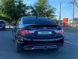 Hyundai Sonata 2011 года за 4 600 000 тг. в Атырау – фото 4