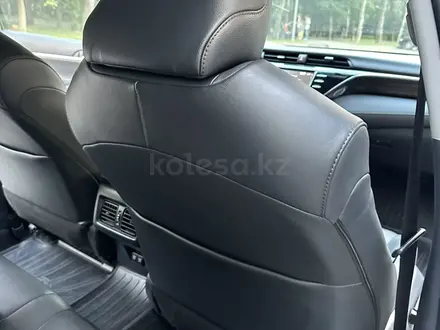 Toyota Camry 2019 года за 12 950 000 тг. в Алматы – фото 44