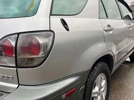 Lexus RX 300 2000 года за 5 200 000 тг. в Актобе – фото 4