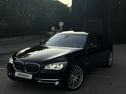 BMW 750 2015 года за 13 800 000 тг. в Шымкент – фото 3