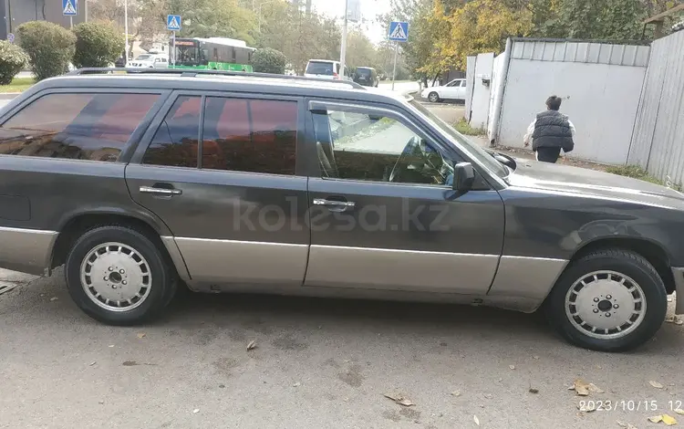 Mercedes-Benz E 200 1993 годаүшін2 500 000 тг. в Алматы