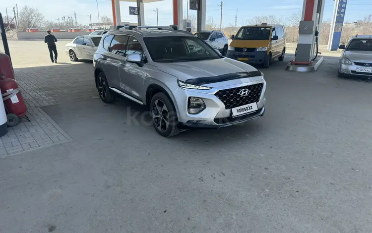 Hyundai Santa Fe 2020 года за 15 700 000 тг. в Жезказган