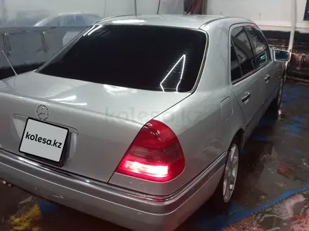 Mercedes-Benz C 220 1994 года за 3 600 000 тг. в Астана – фото 3