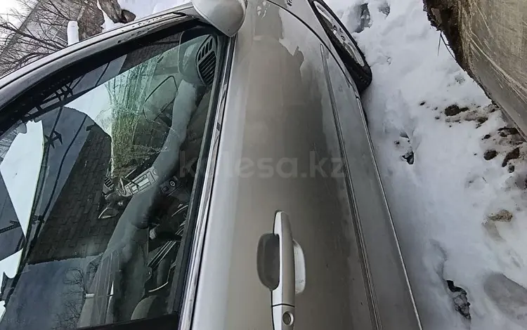 Дверь передняя правая для Toyota Camry 35үшін50 000 тг. в Тараз
