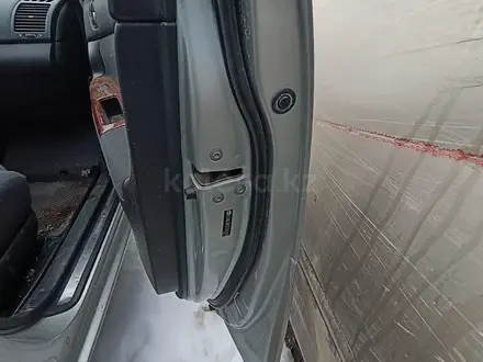 Дверь передняя правая для Toyota Camry 35 за 50 000 тг. в Тараз – фото 2