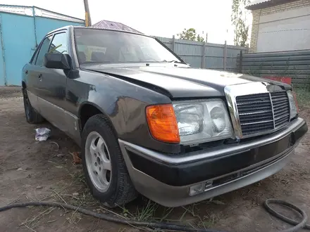 Mercedes-Benz E 260 1992 года за 400 000 тг. в Кызылорда – фото 2