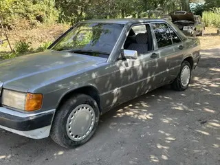Mercedes-Benz 190