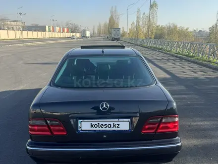 Mercedes-Benz E 320 2000 года за 6 700 000 тг. в Шымкент – фото 7