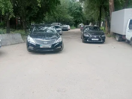 Hyundai Grandeur 2013 года за 8 400 000 тг. в Алматы – фото 12