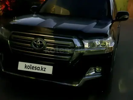 Toyota Land Cruiser 2017 года за 35 000 000 тг. в Караганда