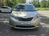 Toyota Sienna 2016 года за 13 000 000 тг. в Алматы