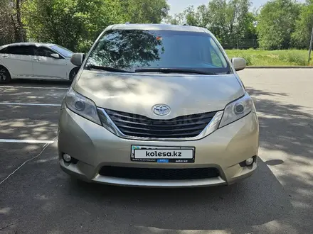 Toyota Sienna 2016 года за 13 000 000 тг. в Алматы