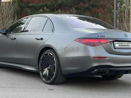 Mercedes-Benz S 450 2022 года за 71 000 000 тг. в Астана – фото 20