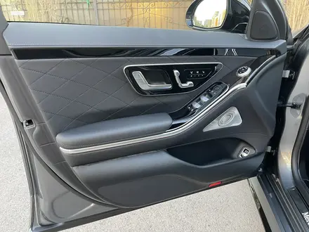 Mercedes-Benz S 450 2022 года за 71 000 000 тг. в Астана – фото 29