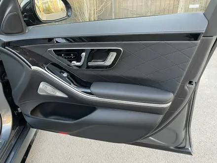 Mercedes-Benz S 450 2022 года за 71 000 000 тг. в Астана – фото 34