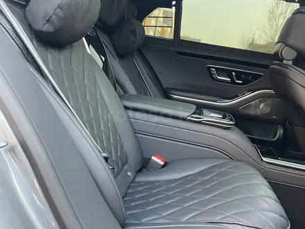 Mercedes-Benz S 450 2022 года за 71 000 000 тг. в Астана – фото 44