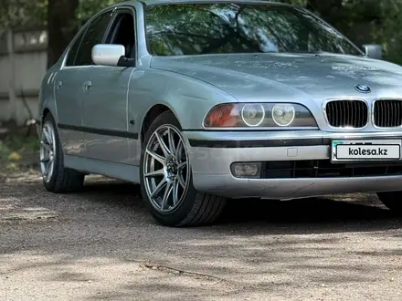BMW 528 1998 года за 2 900 000 тг. в Алматы – фото 4