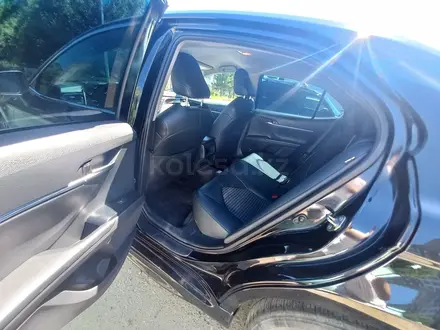 Toyota Camry 2019 года за 10 500 000 тг. в Усть-Каменогорск – фото 8