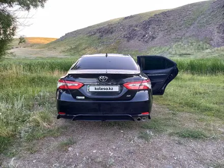 Toyota Camry 2019 года за 10 500 000 тг. в Усть-Каменогорск – фото 9