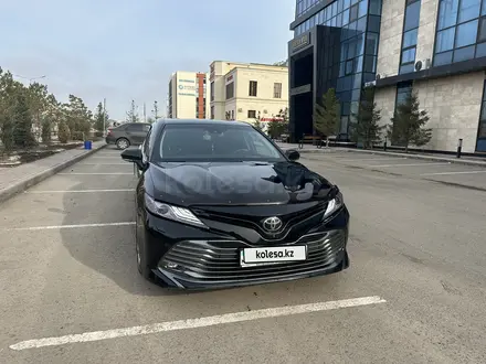 Toyota Camry 2019 года за 14 700 000 тг. в Астана – фото 25