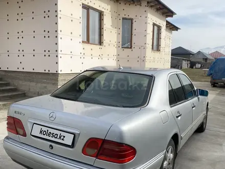 Mercedes-Benz E 320 1998 года за 2 800 000 тг. в Шымкент – фото 5