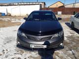 Toyota Camry 2014 годаfor8 500 000 тг. в Атырау – фото 2