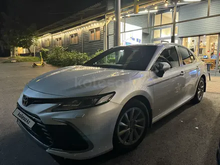 Toyota Camry 2022 года за 13 600 000 тг. в Алматы – фото 13