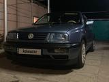 Volkswagen Vento 1994 года за 1 500 000 тг. в Мерке – фото 2