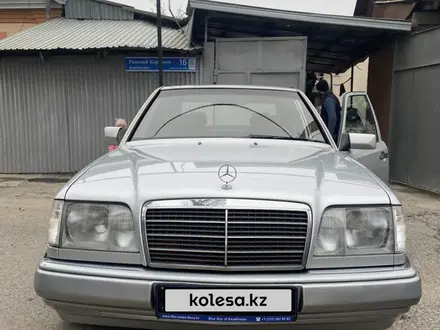 Mercedes-Benz E 220 1995 года за 4 750 000 тг. в Шымкент