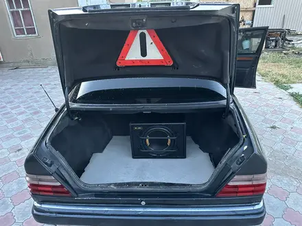 Mercedes-Benz E 220 1994 года за 2 100 000 тг. в Тараз – фото 8