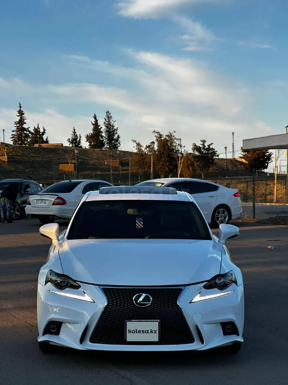 Lexus is-250, 2014