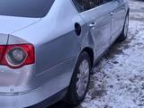 Volkswagen Passat 2006 года за 2 500 000 тг. в Астана – фото 5