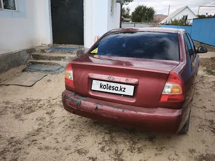 Hyundai Accent 2005 года за 2 000 000 тг. в Актобе – фото 3