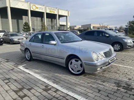 Mercedes-Benz E 430 2000 года за 4 000 000 тг. в Шымкент – фото 3