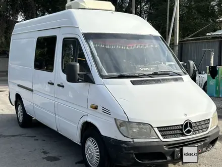 Mercedes-Benz Sprinter 2002 года за 5 500 000 тг. в Алматы – фото 2