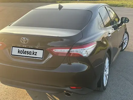 Toyota Camry 2020 года за 14 200 000 тг. в Костанай – фото 4