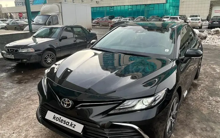 Toyota Camry 2023 года за 16 500 000 тг. в Астана