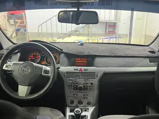 Opel Astra, 2011